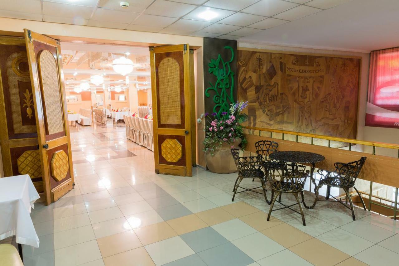 Tourist Hotel Öskemen Bagian luar foto