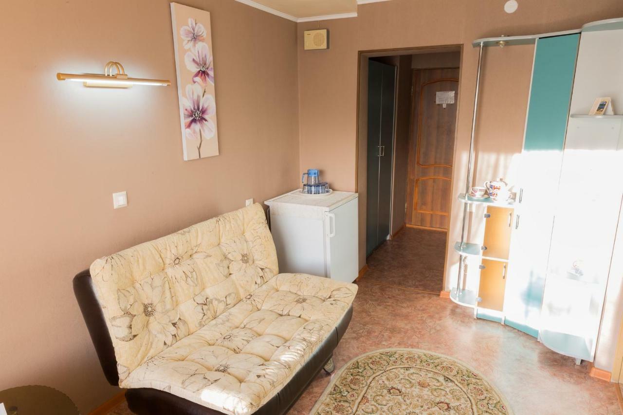Tourist Hotel Öskemen Bagian luar foto