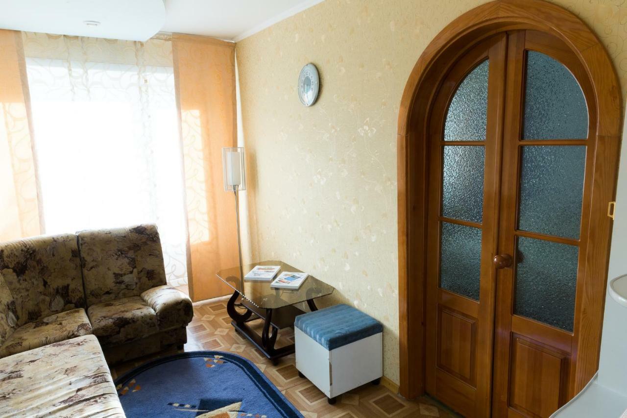 Tourist Hotel Öskemen Bagian luar foto