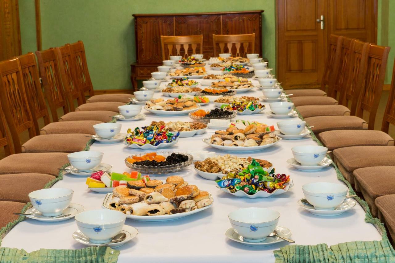 Tourist Hotel Öskemen Bagian luar foto