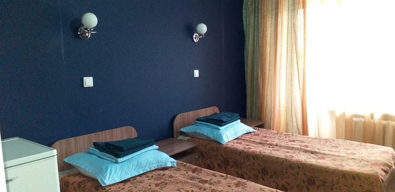 Tourist Hotel Öskemen Bagian luar foto