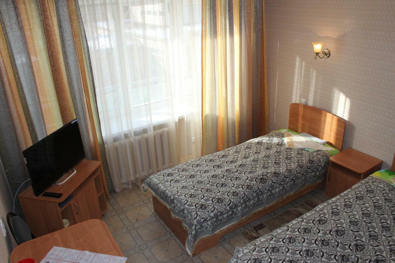 Tourist Hotel Öskemen Bagian luar foto