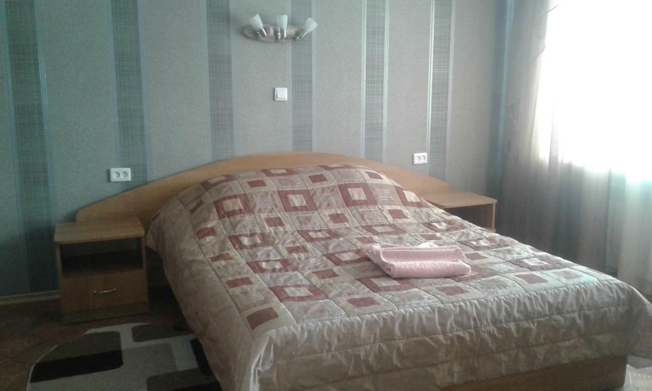 Tourist Hotel Öskemen Ruang foto