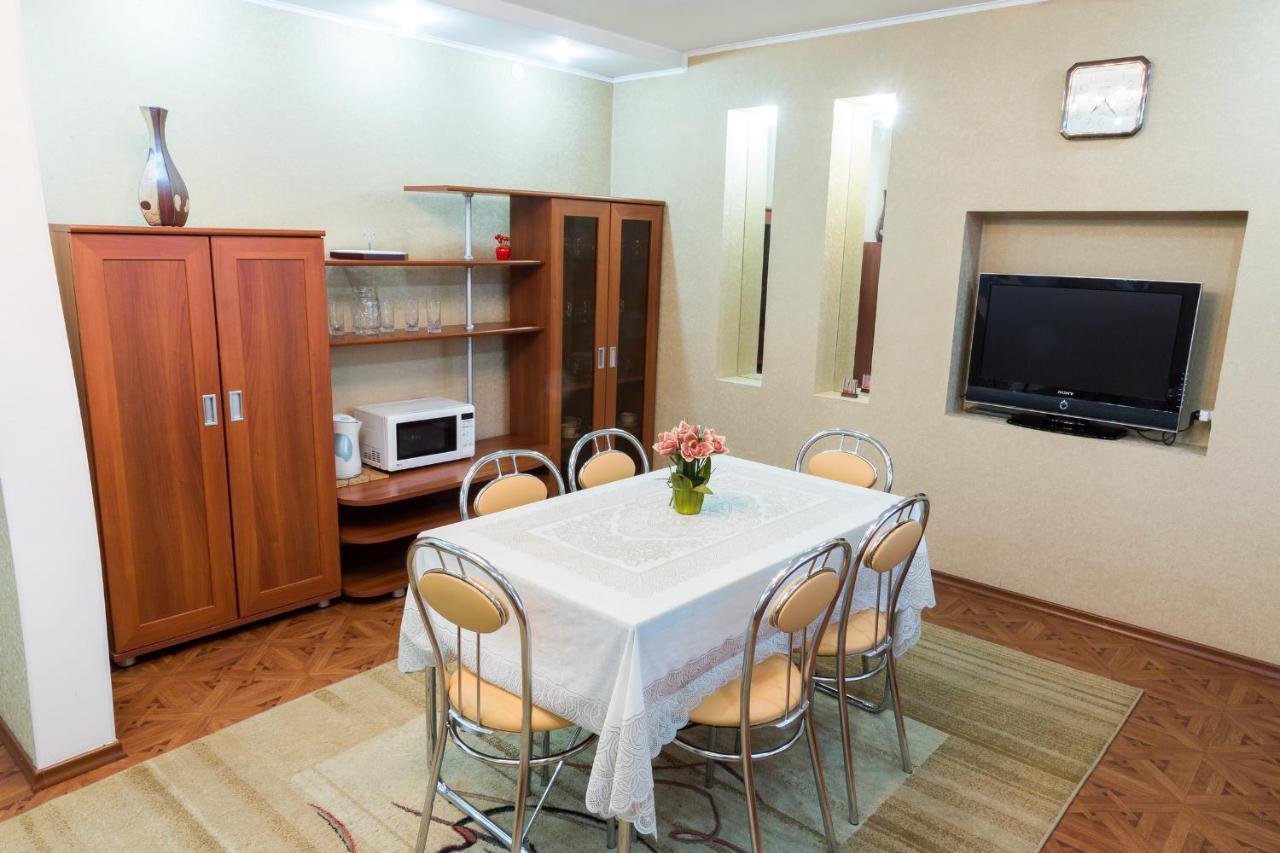 Tourist Hotel Öskemen Bagian luar foto